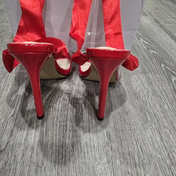 Red Stilettos - Picture 4 of 5